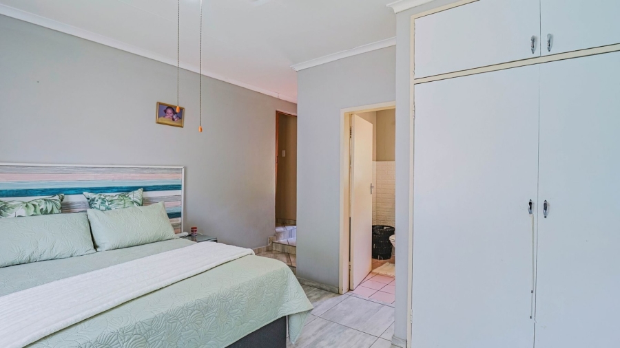 4 Bedroom Property for Sale in Safari Gardens North West